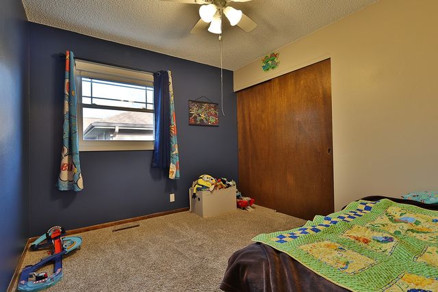 912 Park Lane, Pella, IA 50219