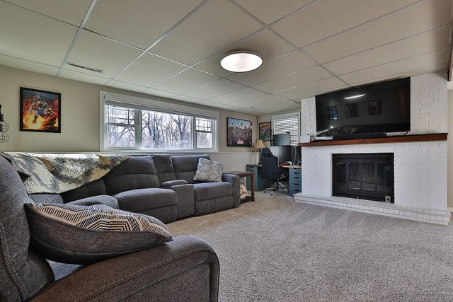 912 Park Lane, Pella, IA 50219