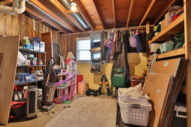 912 Park Lane, Pella, IA 50219