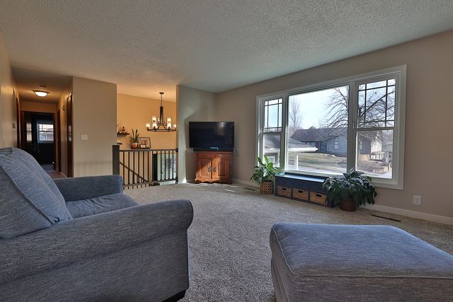 912 Park Lane, Pella, IA 50219