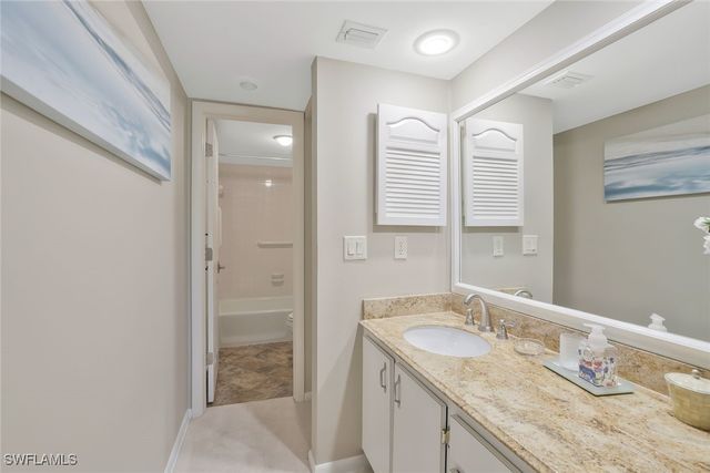 4126 Belair LN B10, Naples, FL 34103