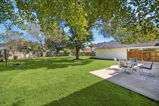 16802 Willow Bend Court, Sugar Land, TX 77479