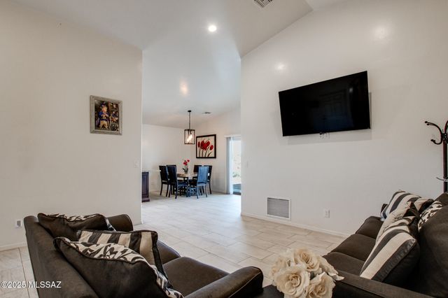 1158 Escorpion Court, Rio Rico, AZ 85648