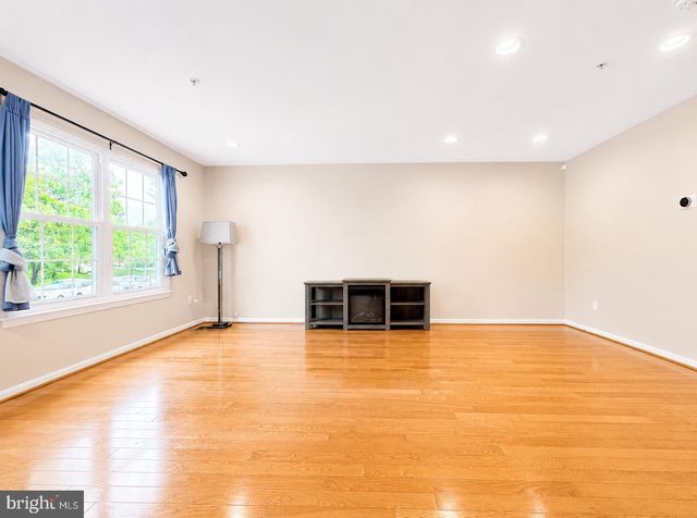 6556 RIDGEBORNE DR, Baltimore, MD 21237