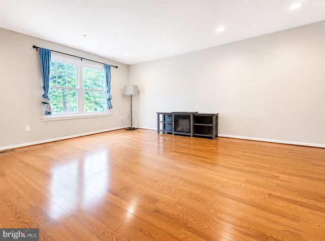 6556 RIDGEBORNE DR, Baltimore, MD 21237