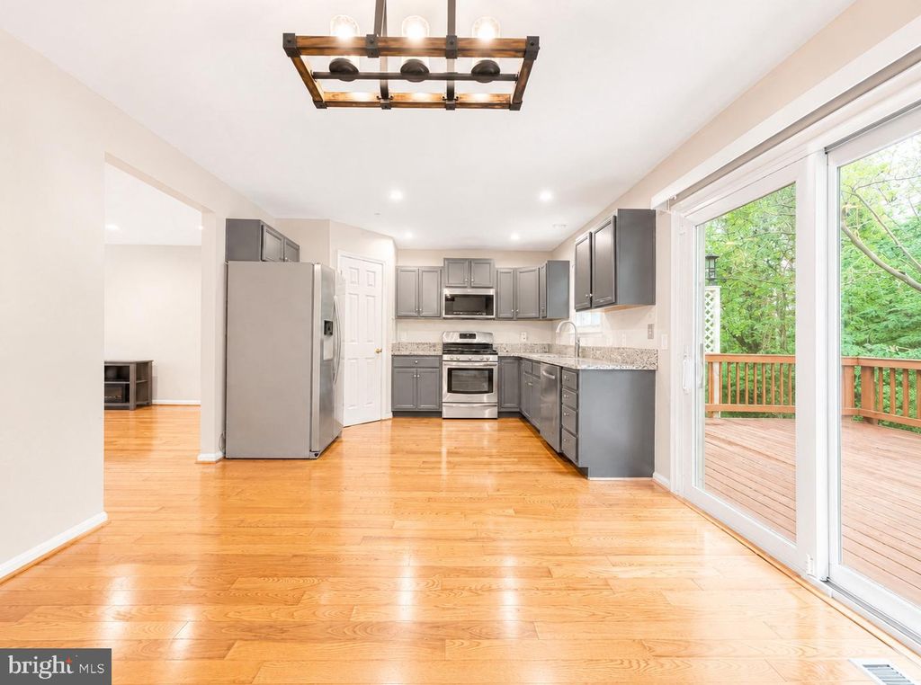 6556 RIDGEBORNE DR, Baltimore, MD 21237