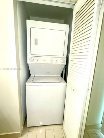 79 SW 12th St 3309-S, Miami, FL 33130