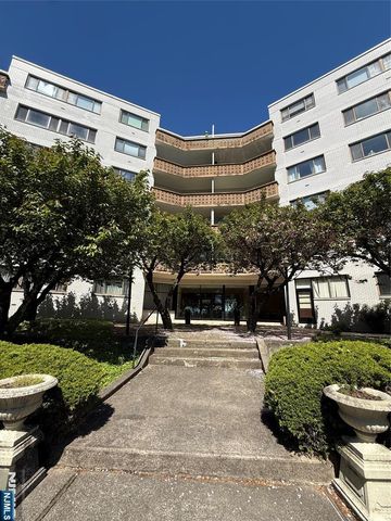 1375 River Road 1K, Edgewater, NJ 07020