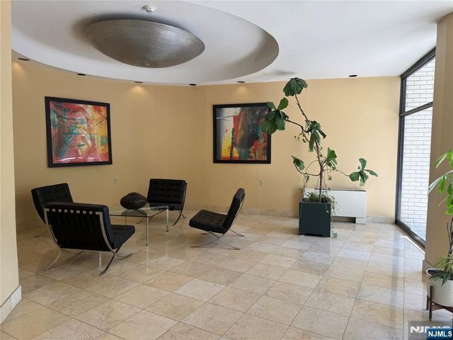 1375 River Road 1K, Edgewater, NJ 07020