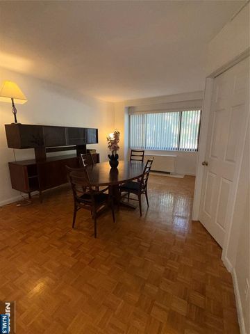 1375 River Road 1K, Edgewater, NJ 07020