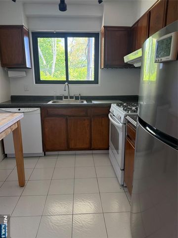 1375 River Road 1K, Edgewater, NJ 07020