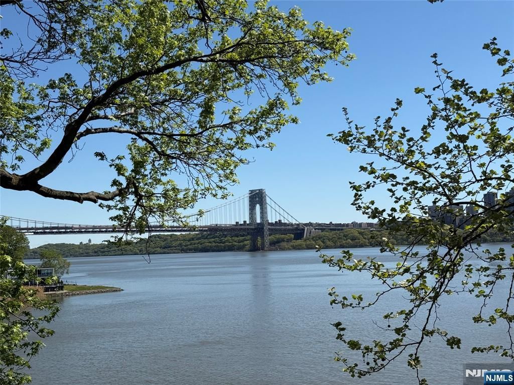 1375 River Road 1K, Edgewater, NJ 07020