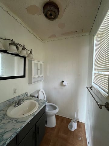 320 S Manson Street, Wolfe City, TX 75496