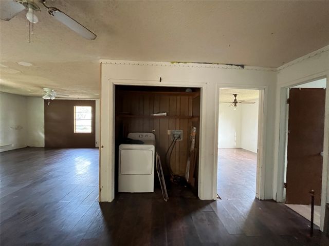 320 S Manson Street, Wolfe City, TX 75496