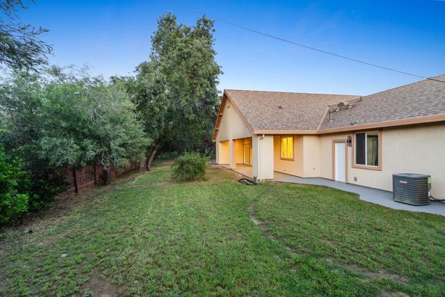 6404 Sylvan Rd, Citrus Heights, CA 95610