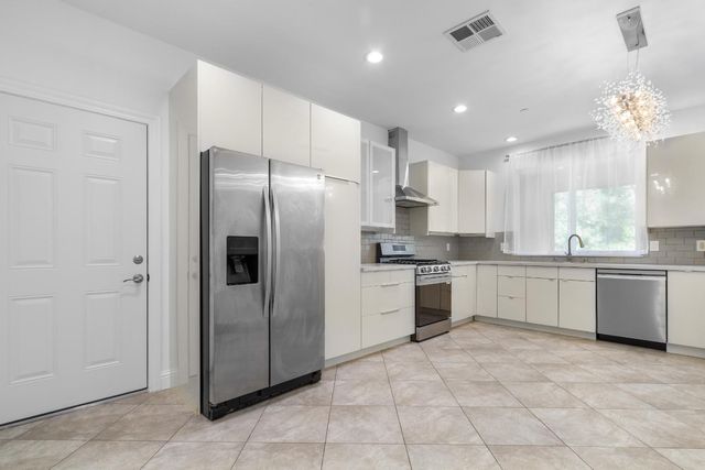 6404 Sylvan Rd, Citrus Heights, CA 95610