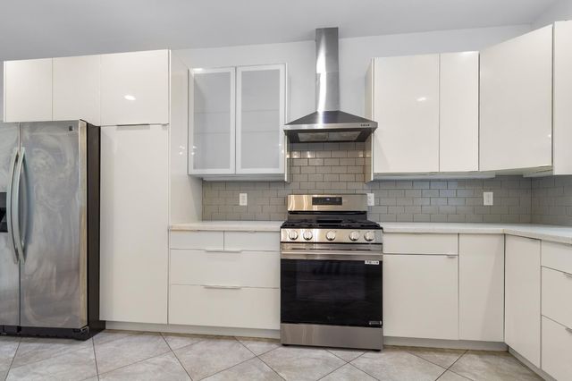 6404 Sylvan Rd, Citrus Heights, CA 95610