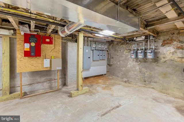 4014 MARKET ST, Philadelphia, PA 19104