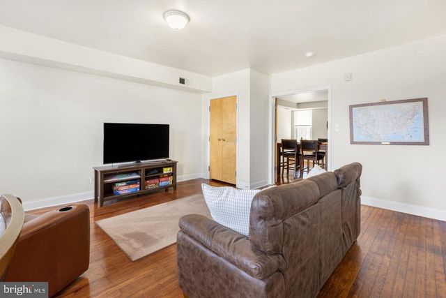 4014 MARKET ST, Philadelphia, PA 19104