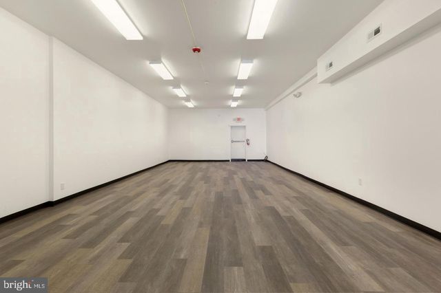 4014 MARKET ST, Philadelphia, PA 19104