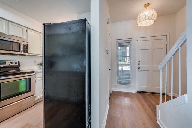 9910 Royal Lane 208, Dallas, TX 75231