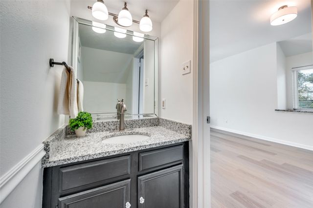 9910 Royal Lane 208, Dallas, TX 75231