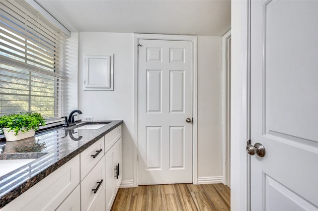 9910 Royal Lane 208, Dallas, TX 75231