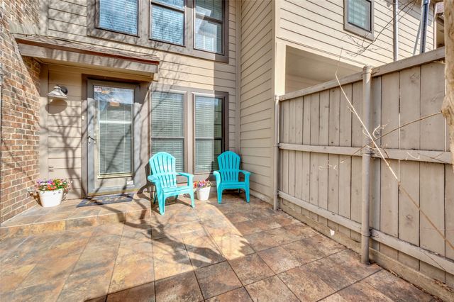 9910 Royal Lane 208, Dallas, TX 75231