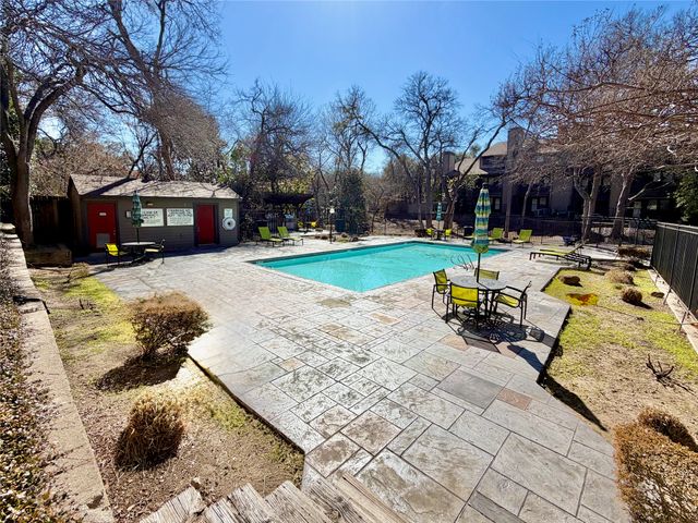 9910 Royal Lane 208, Dallas, TX 75231