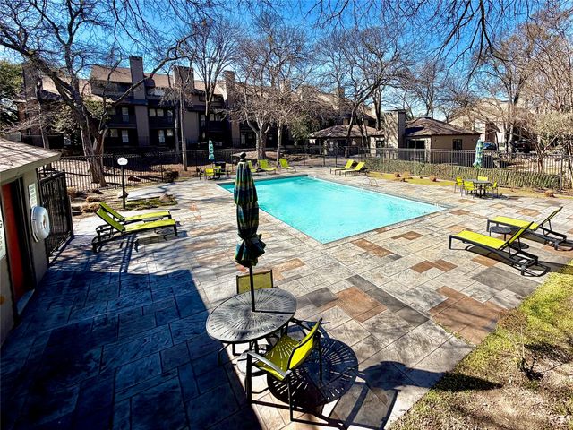 9910 Royal Lane 208, Dallas, TX 75231