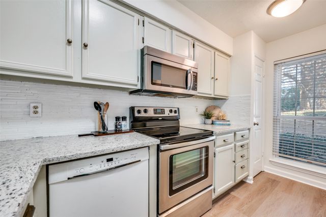 9910 Royal Lane 208, Dallas, TX 75231