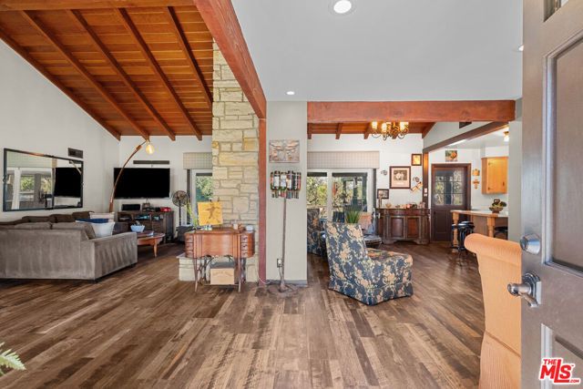 24316 Arcadia Street, Newhall (santa Clarita), CA 91321