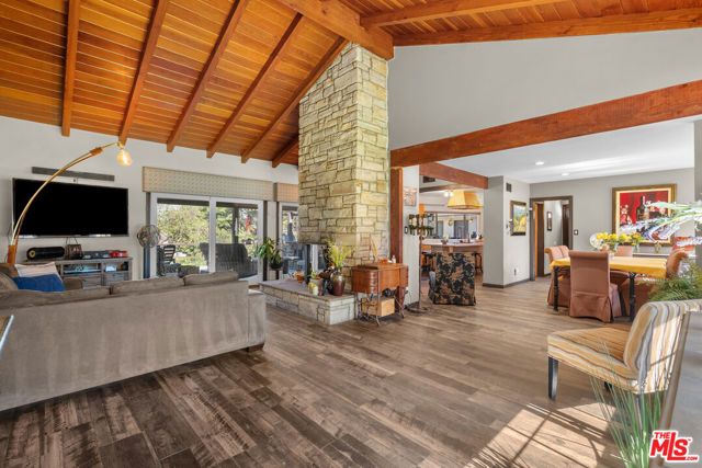 24316 Arcadia Street, Newhall (santa Clarita), CA 91321