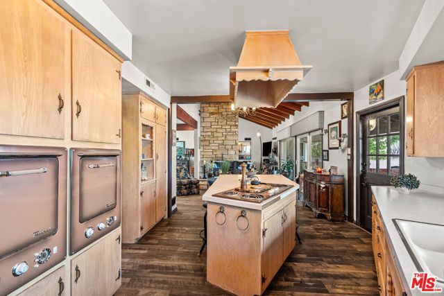 24316 Arcadia Street, Newhall (santa Clarita), CA 91321