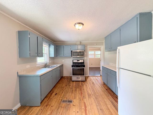 57 Cade Street, Hartwell, GA 30643