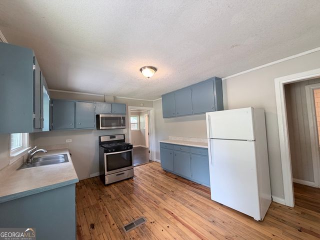 57 Cade Street, Hartwell, GA 30643