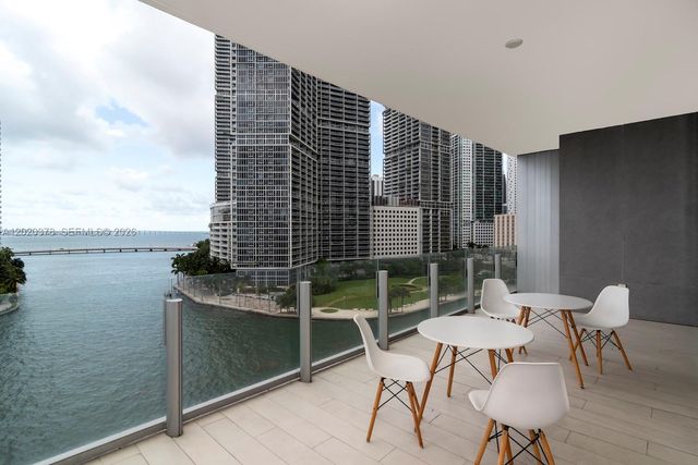 300 Biscayne Boulevard Way 802E, Miami, FL 33131
