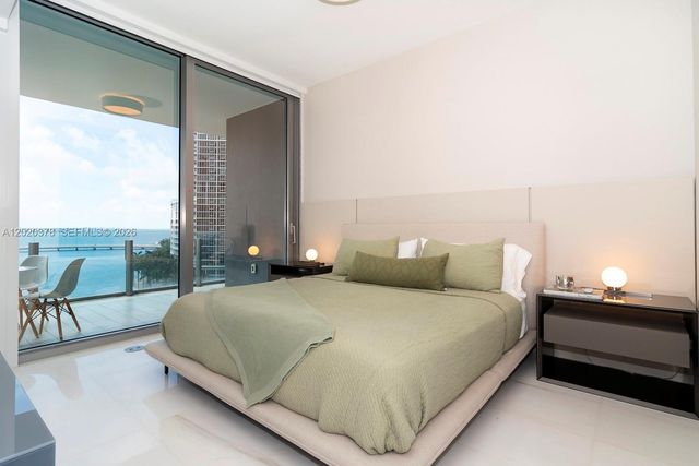 300 Biscayne Boulevard Way 802E, Miami, FL 33131