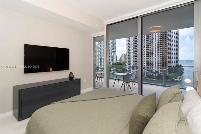 300 Biscayne Boulevard Way 802E, Miami, FL 33131