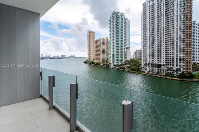 300 Biscayne Boulevard Way 802E, Miami, FL 33131
