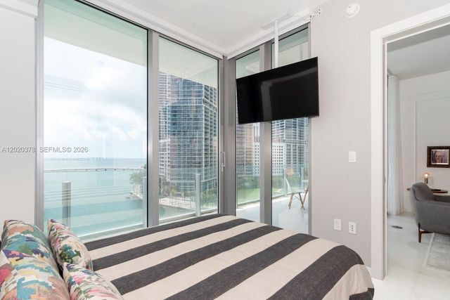 300 Biscayne Boulevard Way 802E, Miami, FL 33131