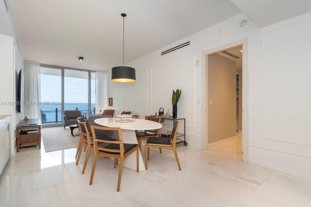 300 Biscayne Boulevard Way 802E, Miami, FL 33131