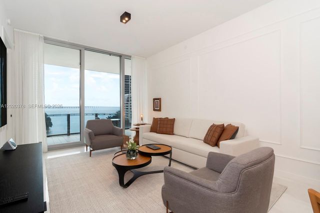300 Biscayne Boulevard Way 802E, Miami, FL 33131