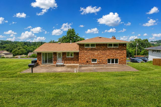 177 S Thompson Lane, Irwin, PA 15642