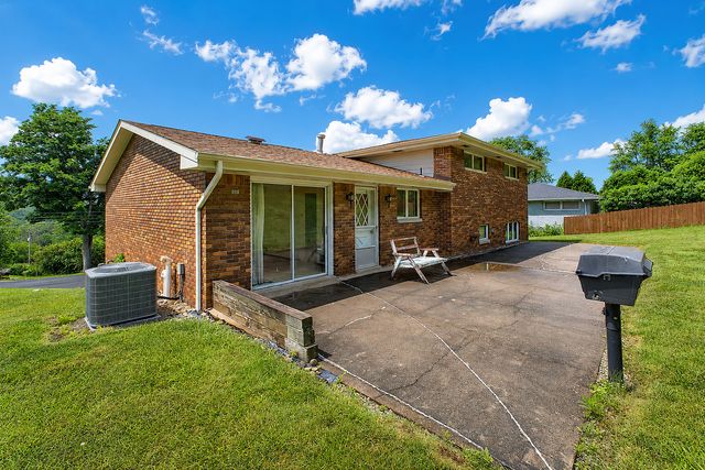 177 S Thompson Lane, Irwin, PA 15642
