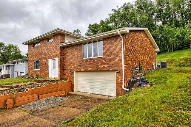 177 S Thompson Lane, Irwin, PA 15642