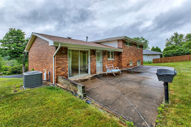 177 S Thompson Lane, Irwin, PA 15642