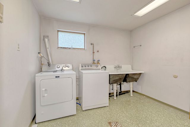 177 S Thompson Lane, Irwin, PA 15642