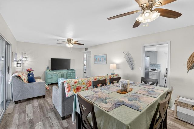 809 OAKMONT AVENUE, Sun City Center, FL 33573