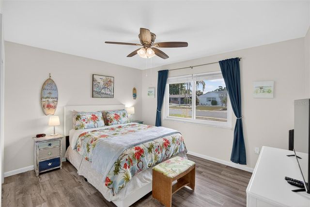 809 OAKMONT AVENUE, Sun City Center, FL 33573